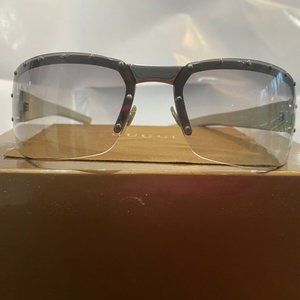 GUCCI sunglasses Pristine women authentic With Leather Case